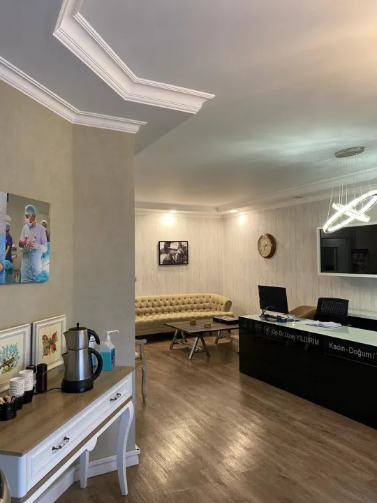 Muayenehane karşılama alanı