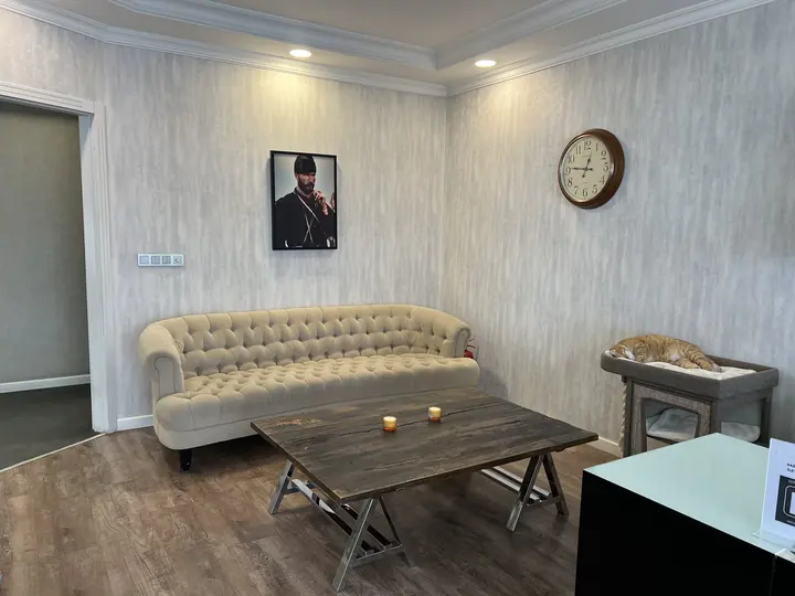 Muayenehane bekleme salonu